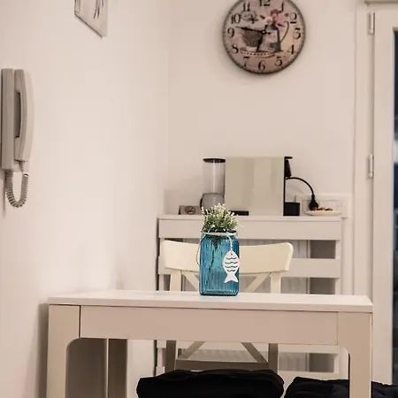 West Walls Apartment