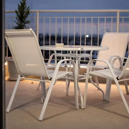 West Walls * Tesalónica